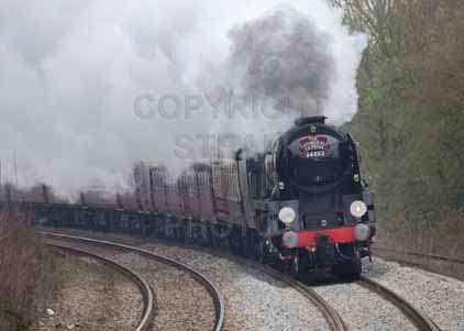 Purchase photo of 34052 LORD DOWDING (BRAUNTON) at Aldermaston