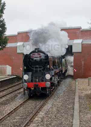 Purchase photo of 34052 LORD DOWDING (BRAUNTON) at Aldermaston