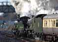 Photograph of ROOD ASHTON HALL - 4965 ROOD ASHTON HALL &  5043 EARL OF MOUNT EDGCUMBE at Didcot on 20/02/10