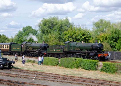 Purchase photo of 2999 LADY OF LEGEND &  4079 PENDENNIS CASTLE at Didcot