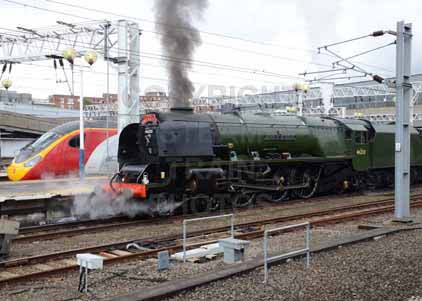 Purchase photo of 46233 DUCHESS OF SUTHERLAND at London - Euston