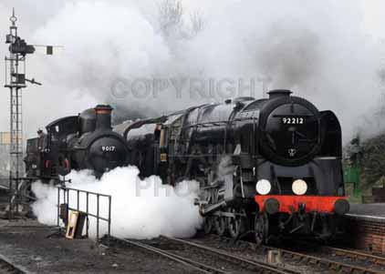 Purchase photo of 9017 EARL OF BERKELEY &  92212 9F at Mid Hants Railway
