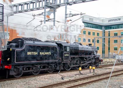 Purchase photo of 44932 Black Five at Reading