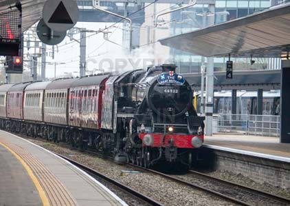 Purchase photo of 44932 Black Five at Reading
