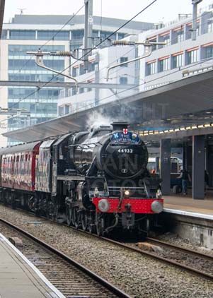 Purchase photo of 44932 Black Five at Reading