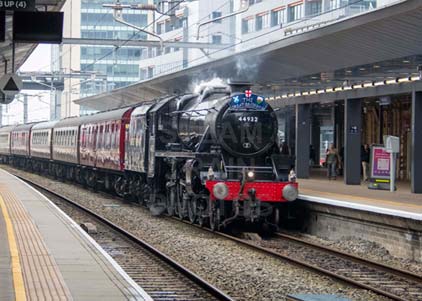 Purchase photo of 44932 Black Five at Reading