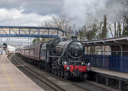 Purchase photo of 45212 Black Five at Reading West