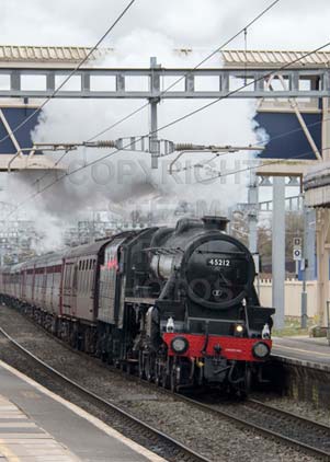 Purchase photo of 45212 Black Five at Tilehurst
